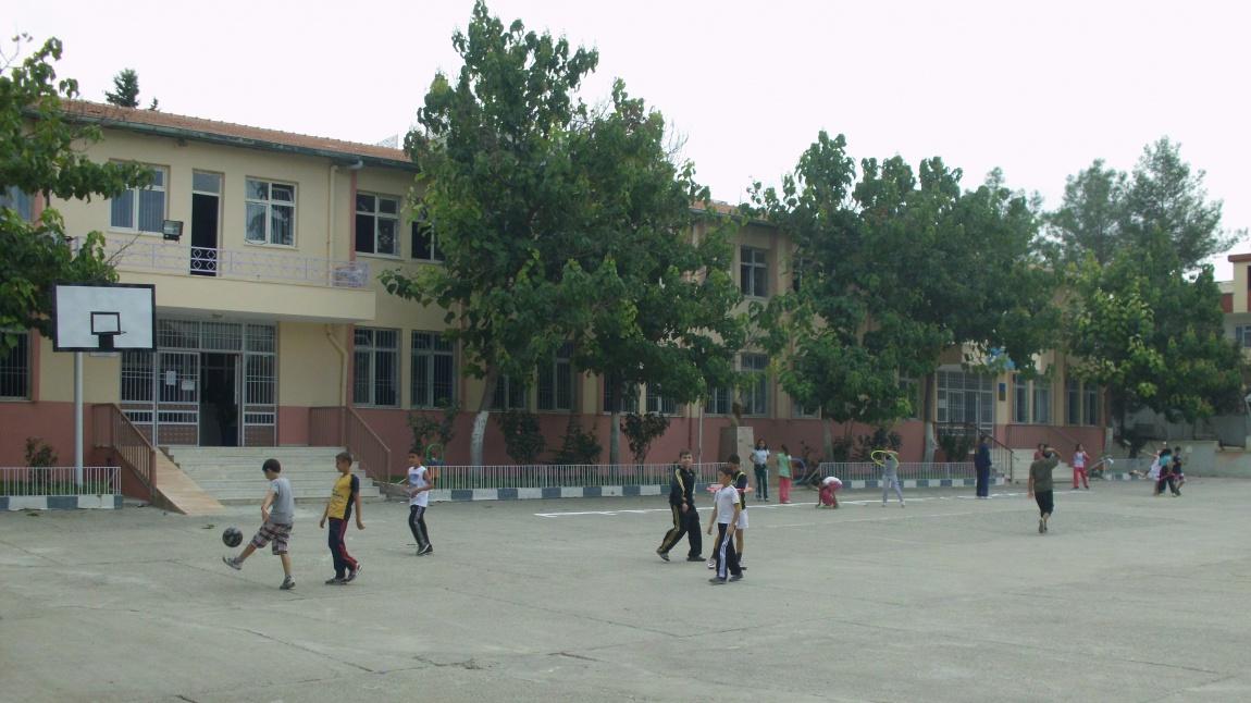 Ayşe-Burhan Barlas Ortaokulu Fotoğrafı